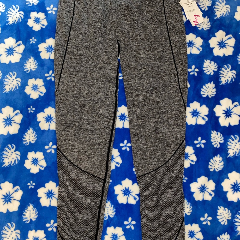 Gray Knit Leggings with Tapered Fit